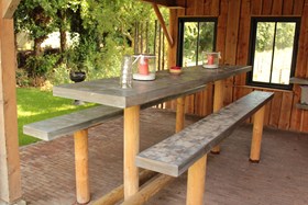Statafel tuinhuis